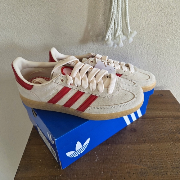 Adidas Womens Heart Handball Spezial Sneakers Size 7.5 NWT KH9044 - Picture 2 of 12